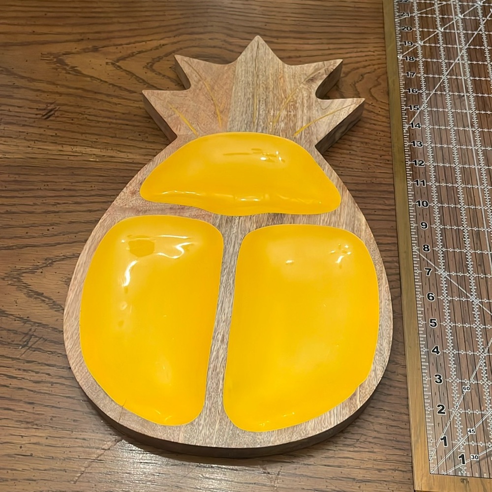 Wooden Pineapple shaped serving‎ tray